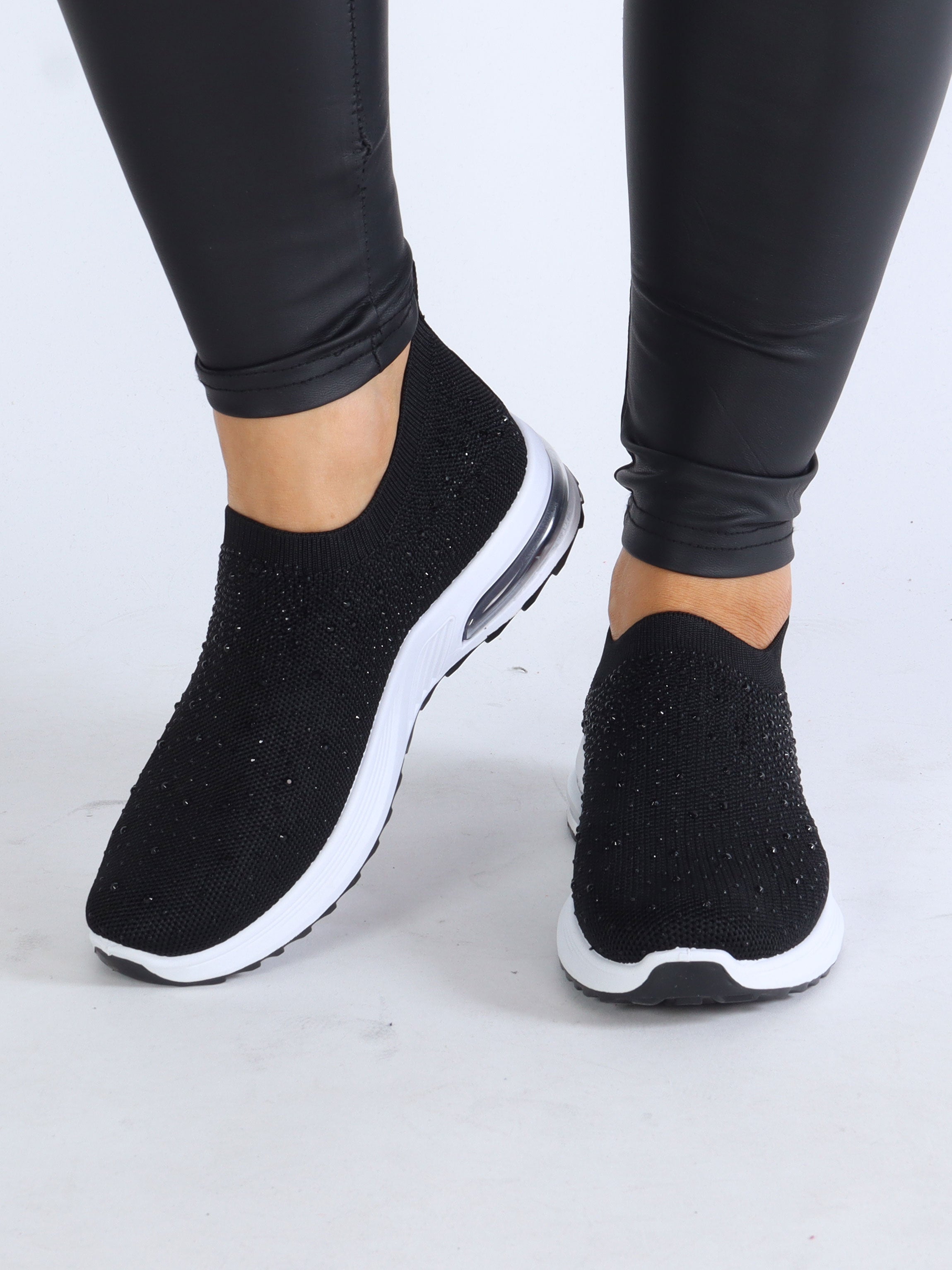 Petrina - Svarta strumpskor med imiterad strumpa